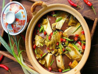 Canh dưa chua quá quen thuộc nhưng chế biến ngon "thần sầu" thế này thì hiếm người làm được